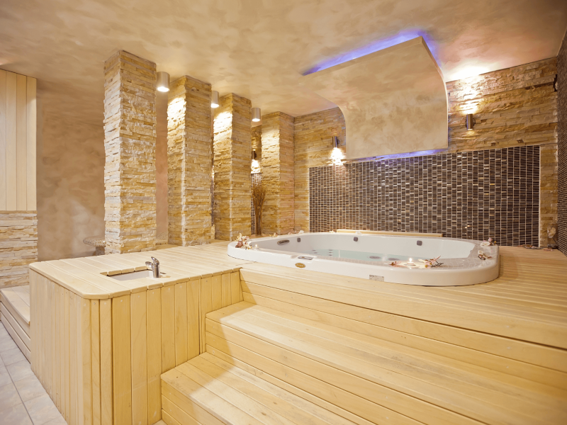 Luxury Hot Bathtub